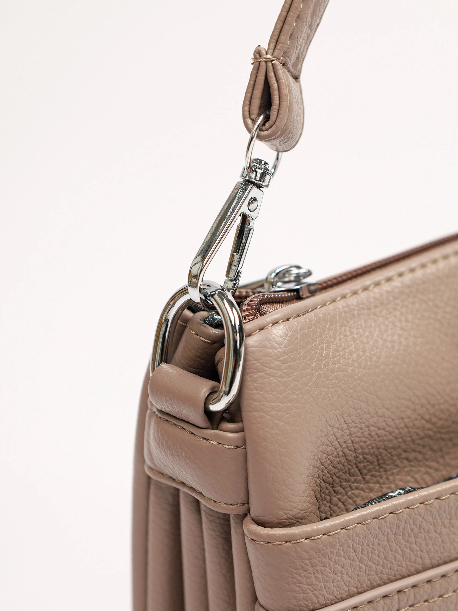 Сумка-кроссбоди со съемной ручкой в ассортименте